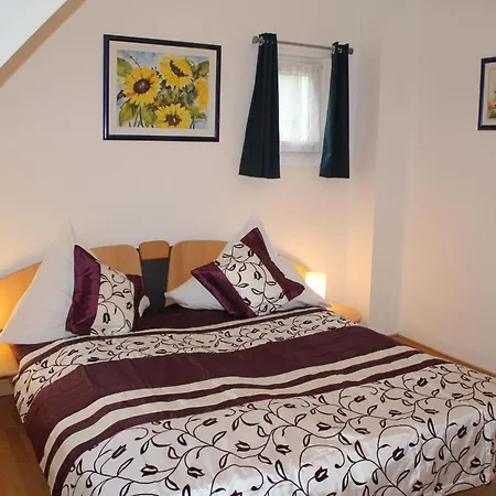 Schoene In Mit Sauna U Whirlpool Apartment *